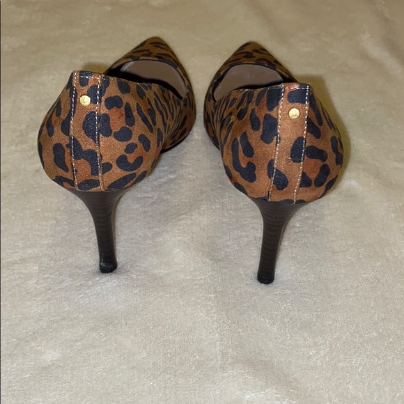 BCBGeneration Leopard Print Heels size 7 - Picture 9 of 10